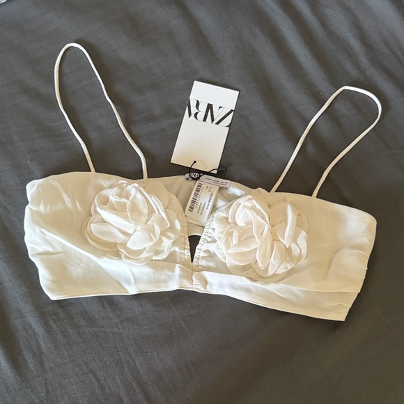 Zara Tops - Zara Ivory Floral Bandeau Crop top